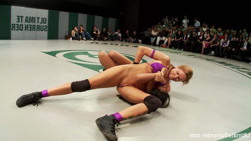 15P The epic battle is on, 4 girls non-scripted live Tag Team Action. Brutal action,