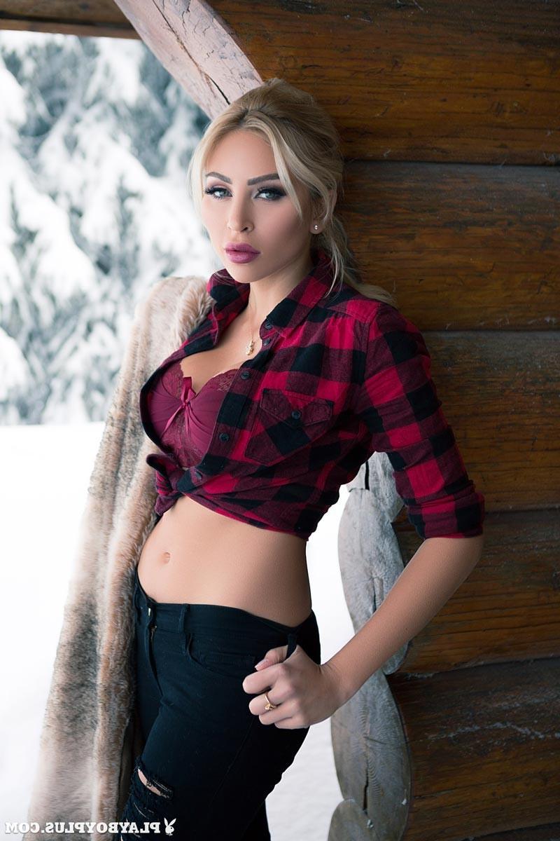 12P Rock hard busty blonde in boots