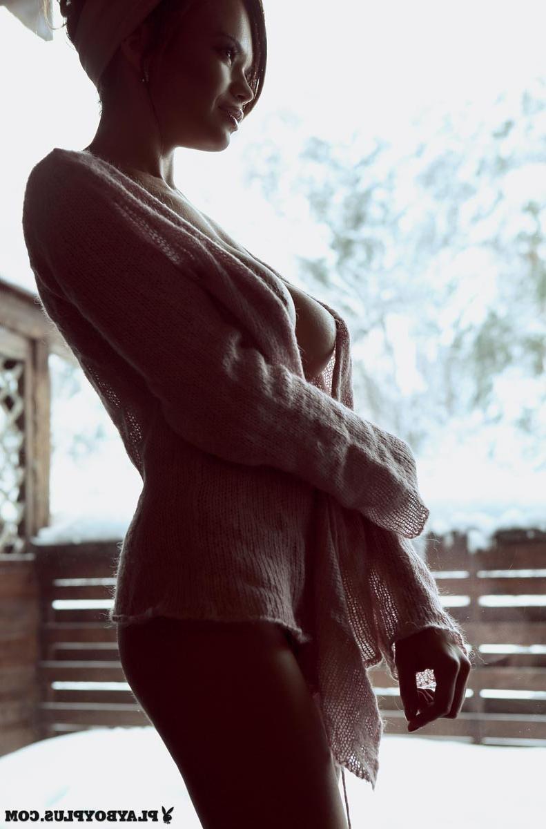 12P Busty goddess teasing in the snow