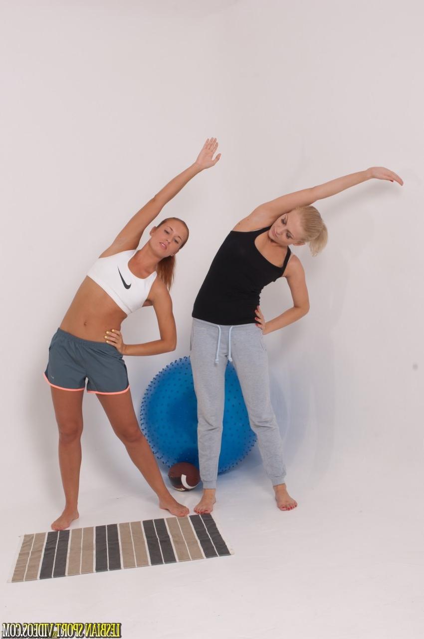 15P Naked fitness with lesbian sex stretches