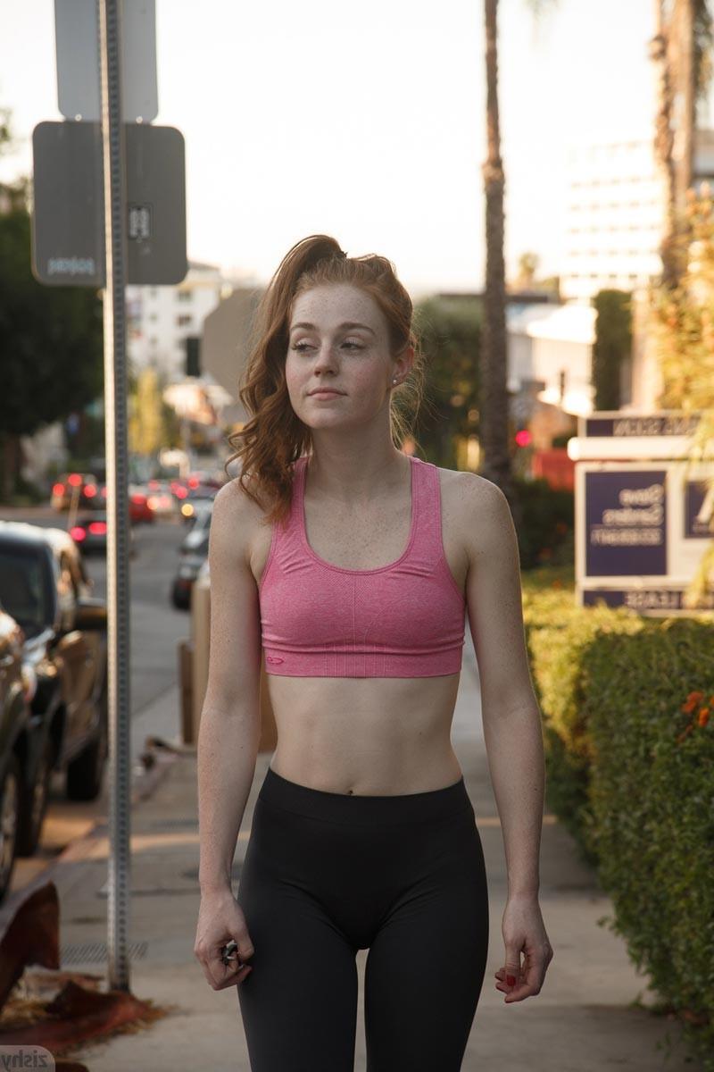 12P Sweet sporty chick in tights