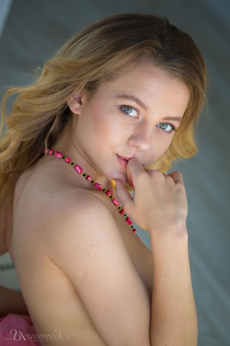 12P Super hot blonde with hard tits
