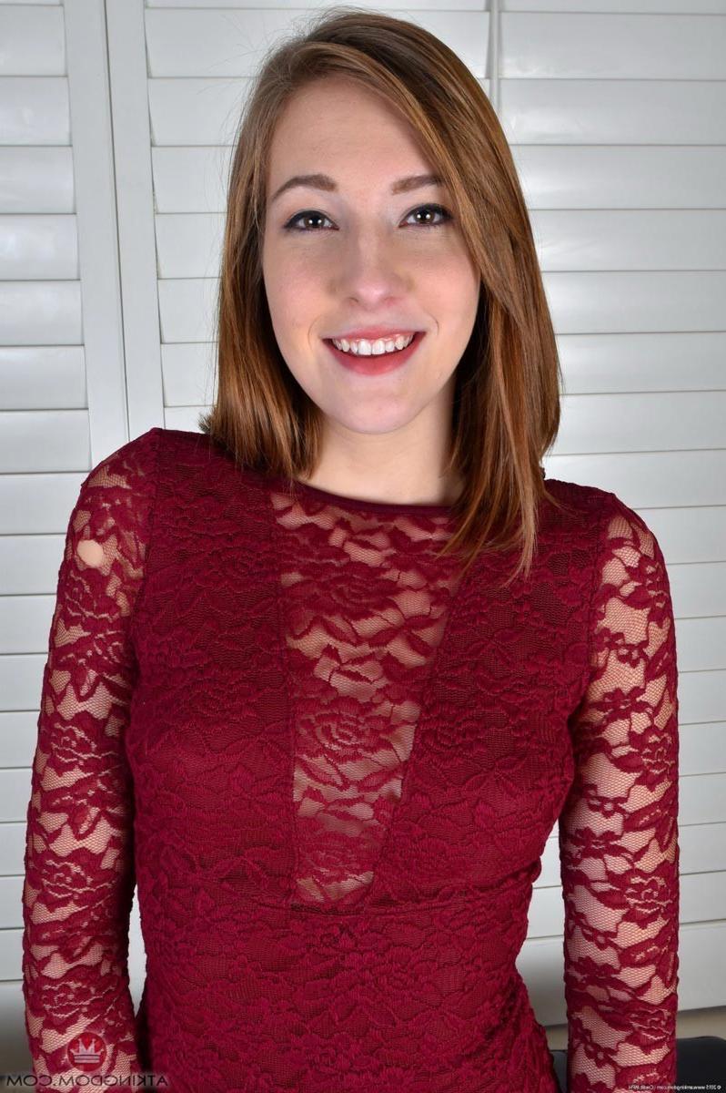 12P Super cute babe with a nice ass