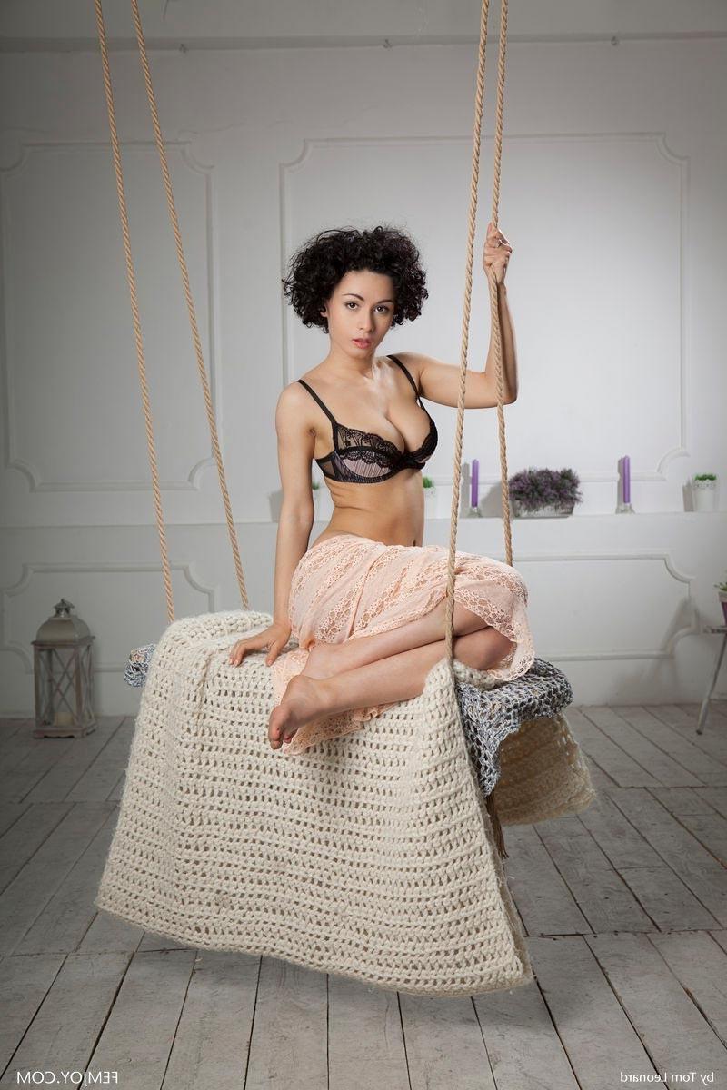12P Busty chick on a swing