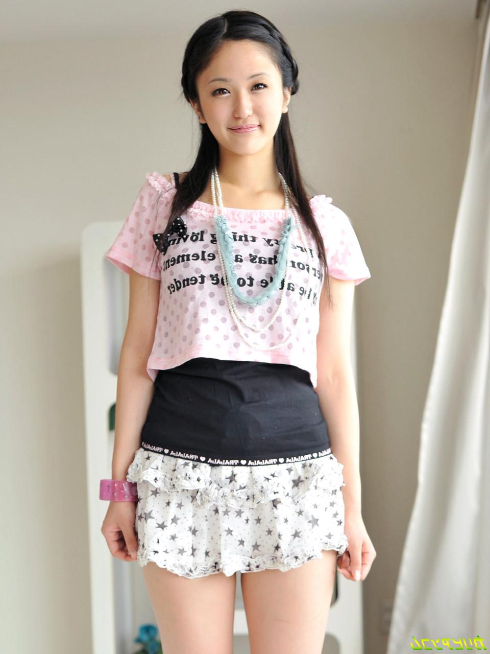 12P Pretty Japanese Girl Sucking Two Dongs