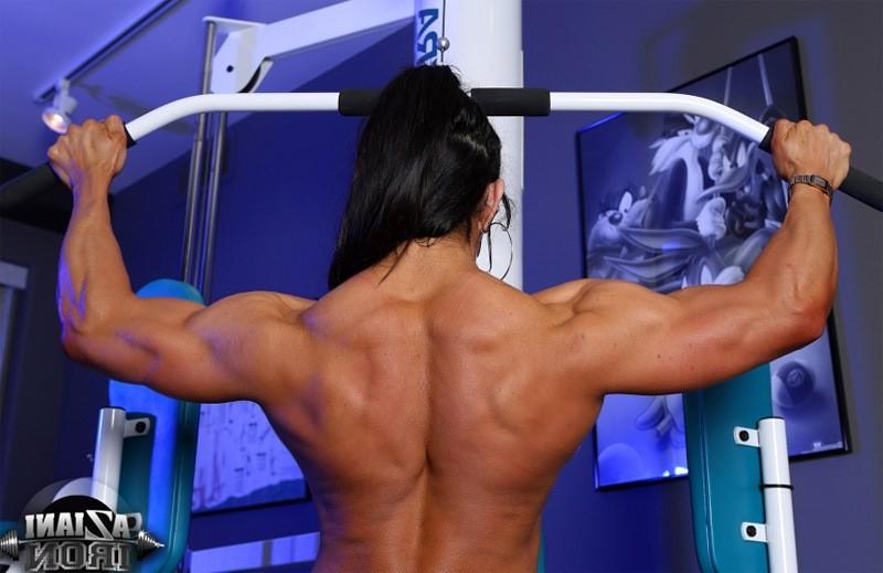 12P Big Muscle Mistress Marina Lopez sexy gym workout