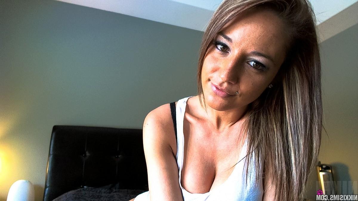12P Busty amateur plays with her tits