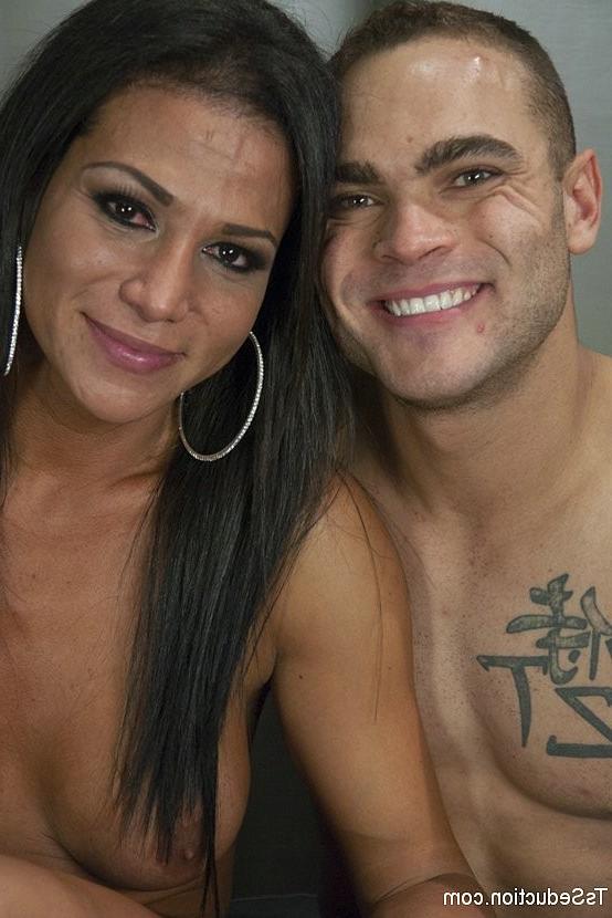 15P Jaquelin Braxton busty ts trains the gym rat Brock Avery with her hard cock