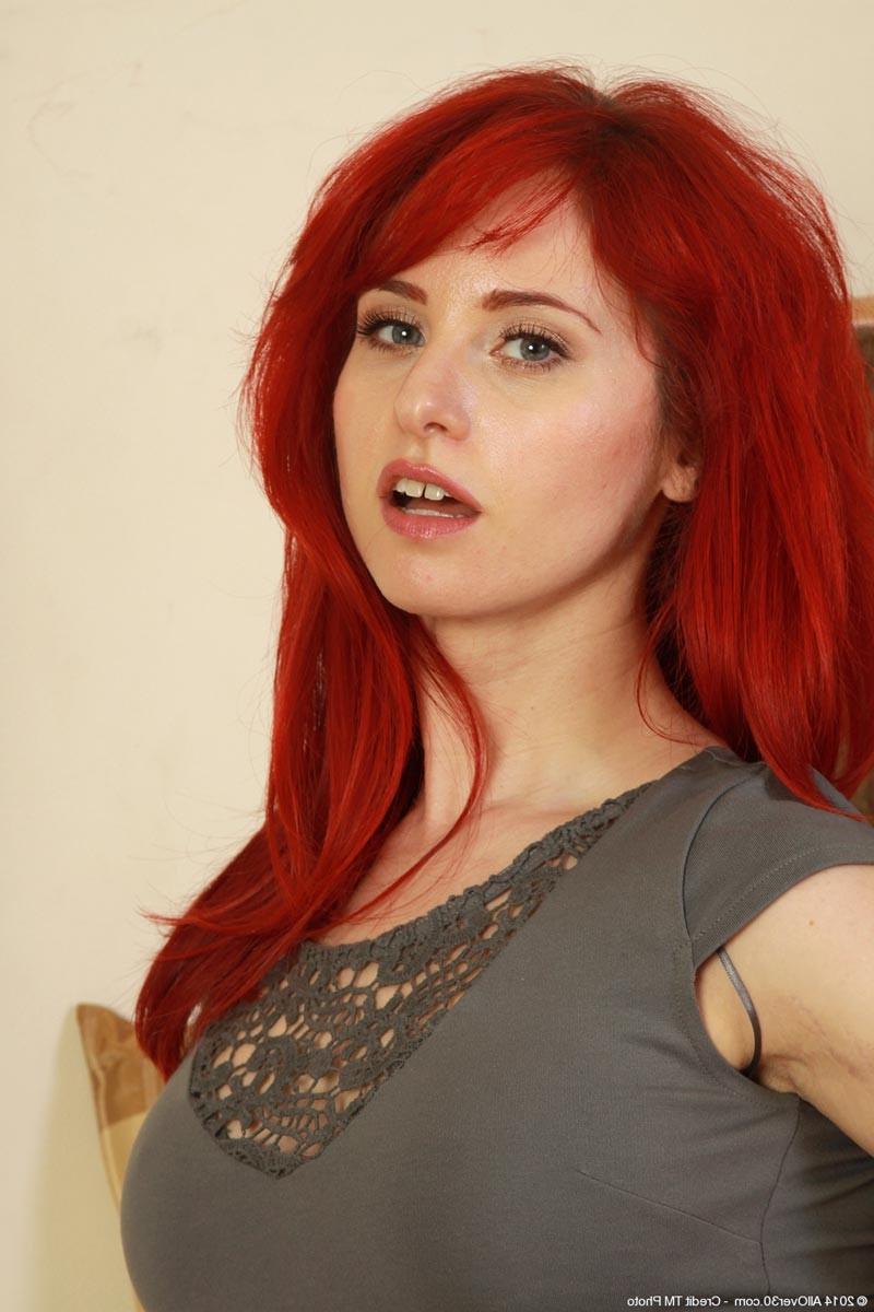 15P Rock hard milf shows off her amazing toned body