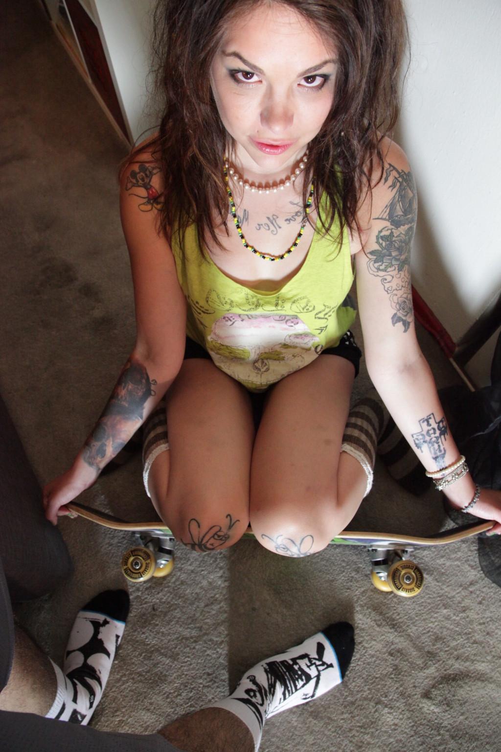 9P Skater girl Marley Mac looks hot sucking on Brock Dooms cock
