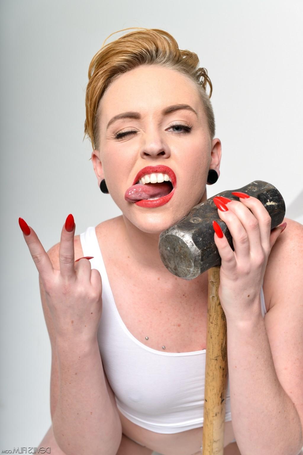 15P Miley Mae  DevilsFilms