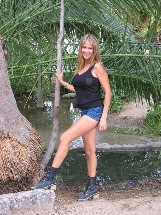 16P Heiße Frau Rio zeigt ihre tollen Titten