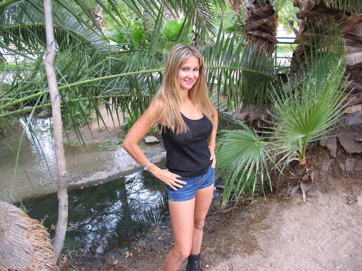 16P Heiße Frau Rio zeigt ihre tollen Titten