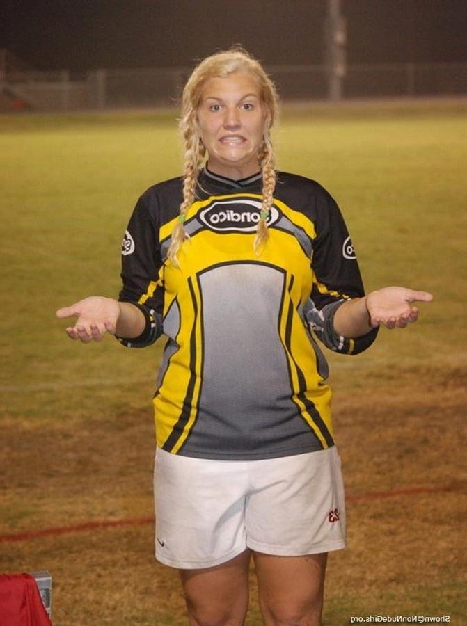 16P sporty soccer chicks