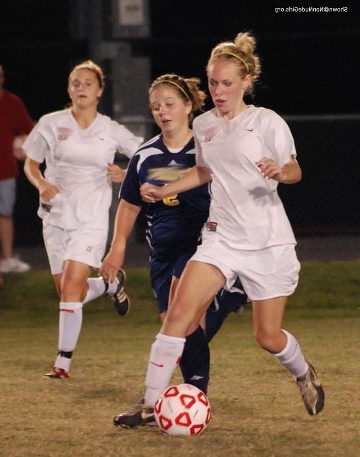16P sporty soccer chicks