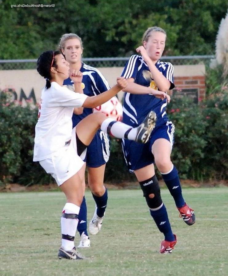 16P sporty soccer chicks