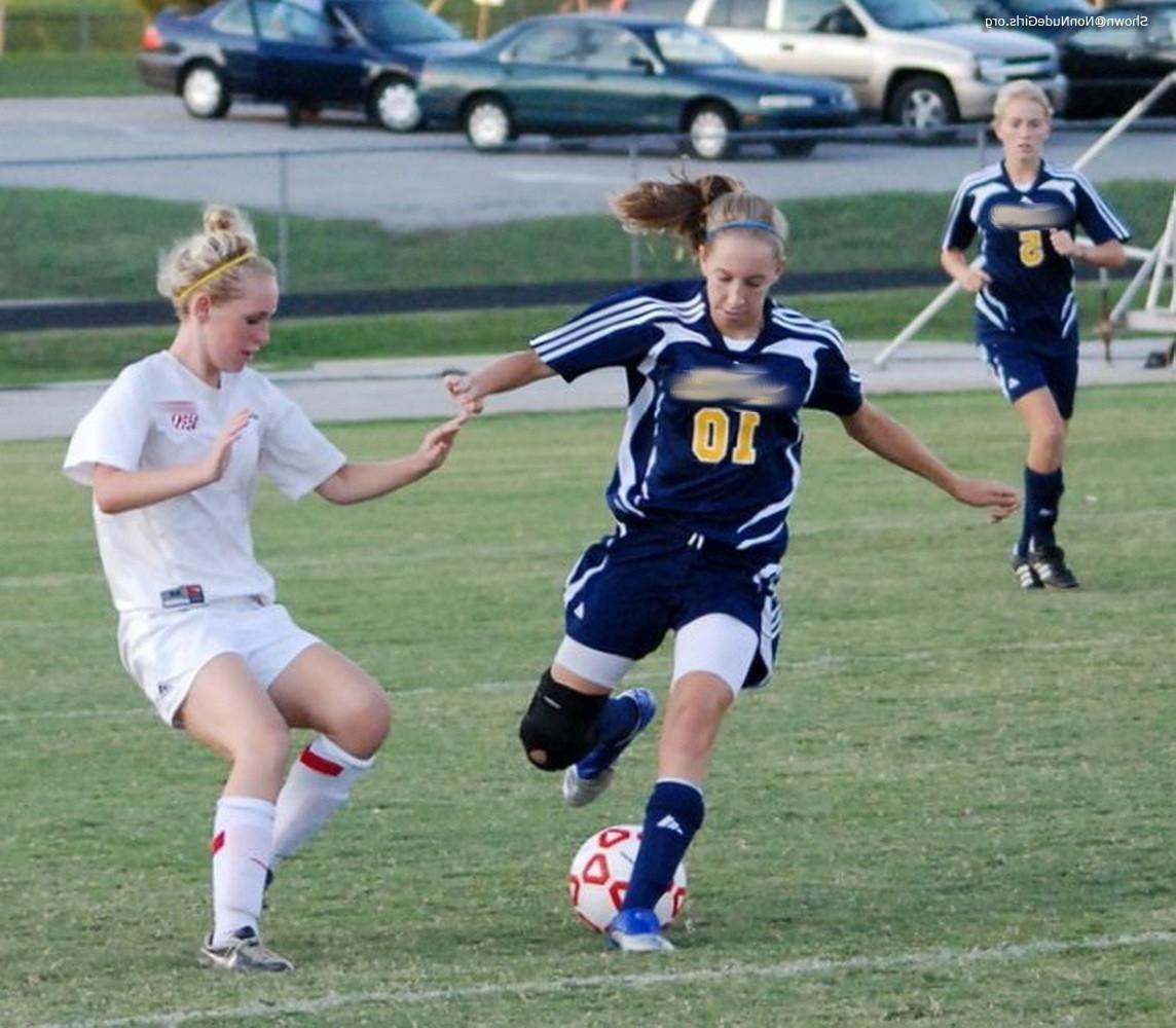 16P sporty soccer chicks