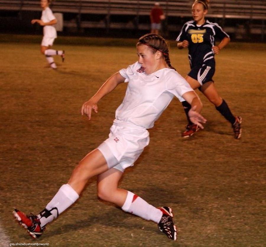16P sporty soccer chicks