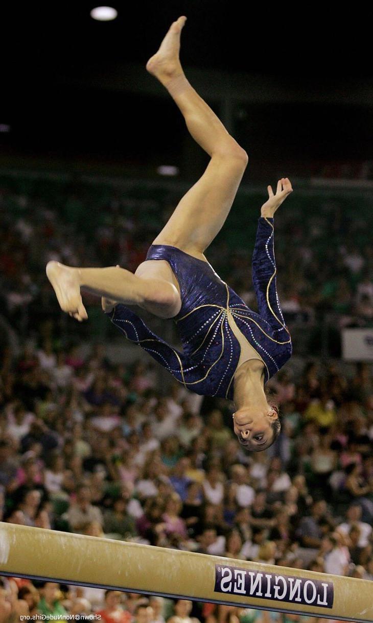 16P Gymnast spreading