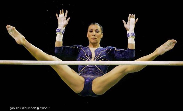 16P Gymnast spreading