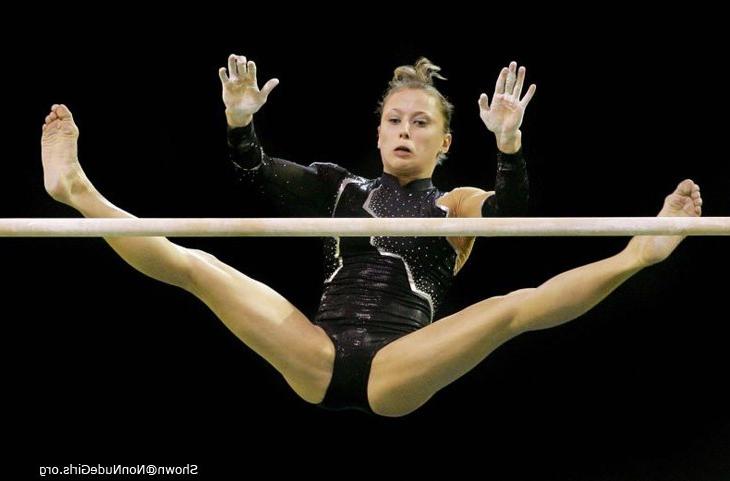 16P Gymnast spreading