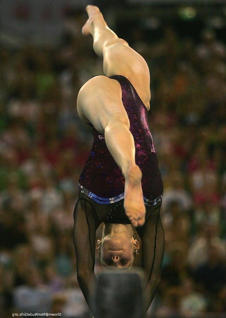 16P Gymnast spreading