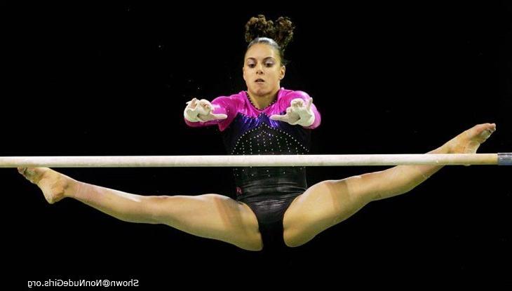 16P Gymnast spreading