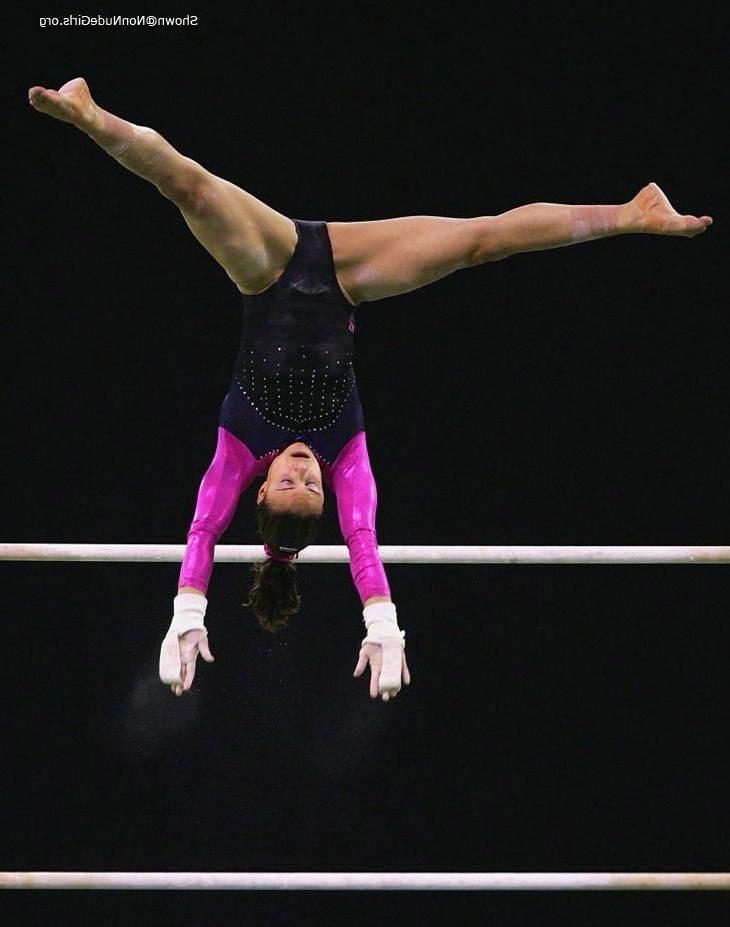 16P Gymnast spreading