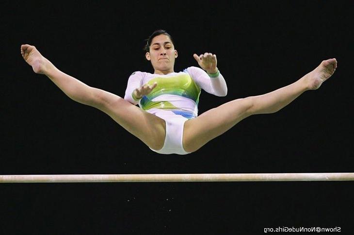 16P Gymnast spreading