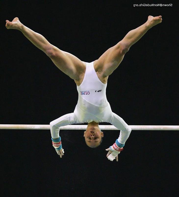 16P Gymnast spreading