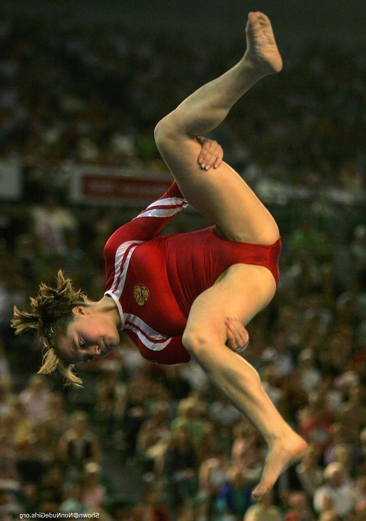16P athletic girls crotch