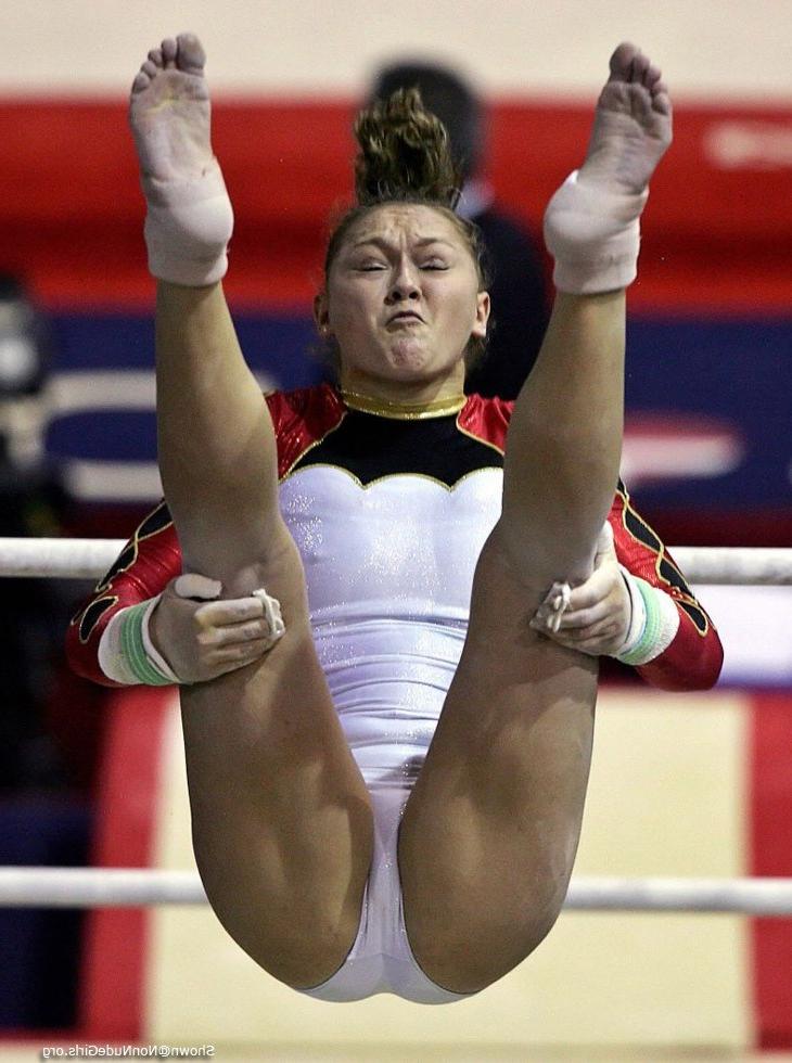 16P athletic girls crotch