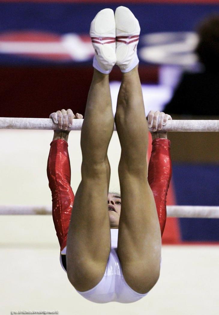 16P athletic girls crotch