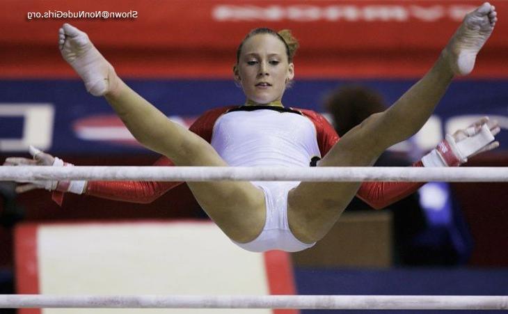 16P athletic girls crotch
