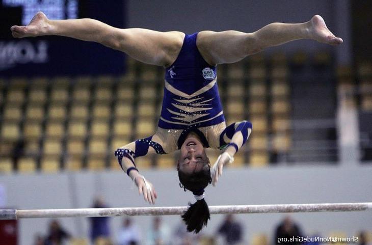 16P athletic girls crotch