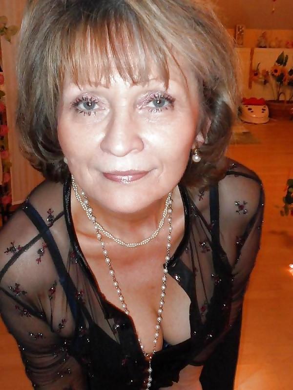 9P Granny cunt