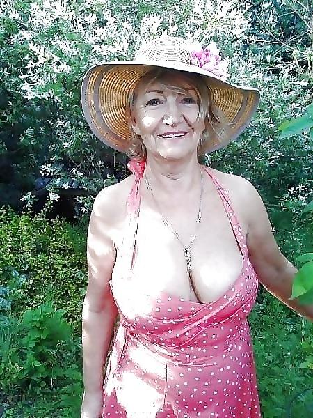 9P Granny cunt