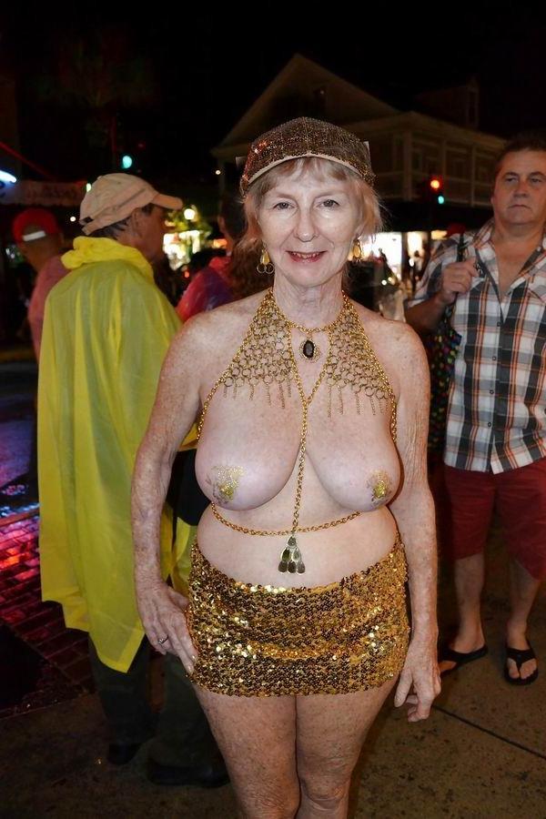 7P Kinky nude grannies