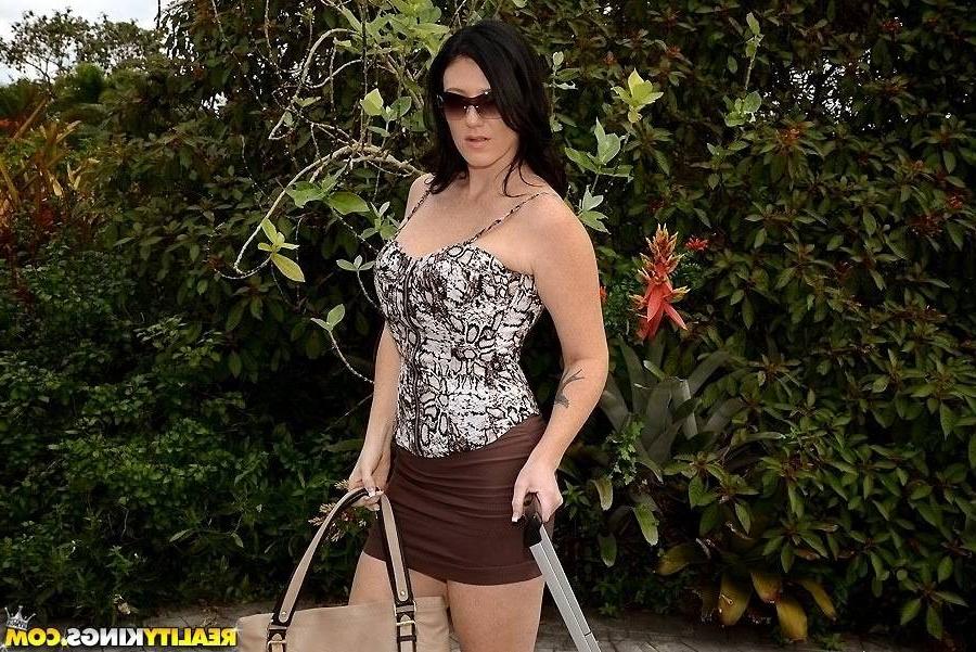15P Horny milf lady in sexy bikini got fucked