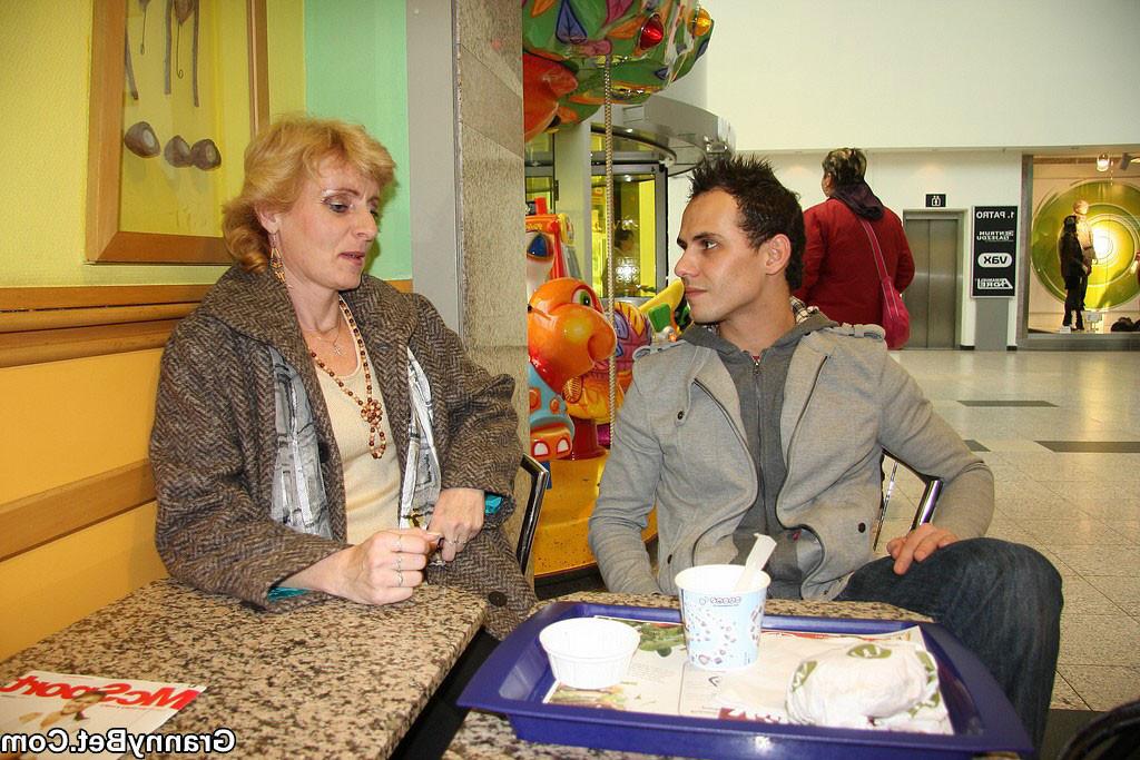16P Horny Blond Granny Fucking Guy Twice Her Age