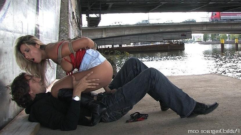 16P Daria Glower czech beauty gets public fucked by a group of construction workers