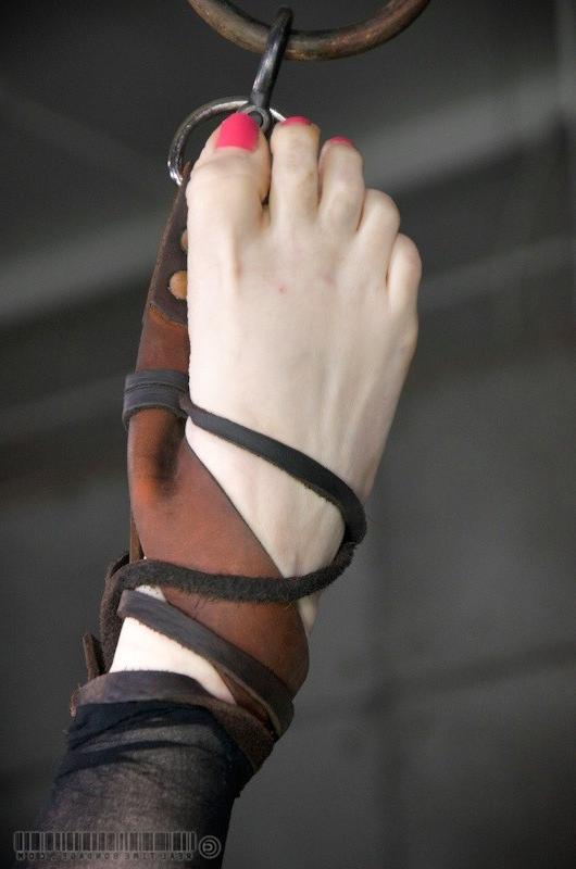 16P Delirious Hunternatural tits blonde is tied down and spanked