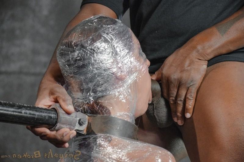 16P Syren De Mer deepthroat milf in plastic wrap and fucked