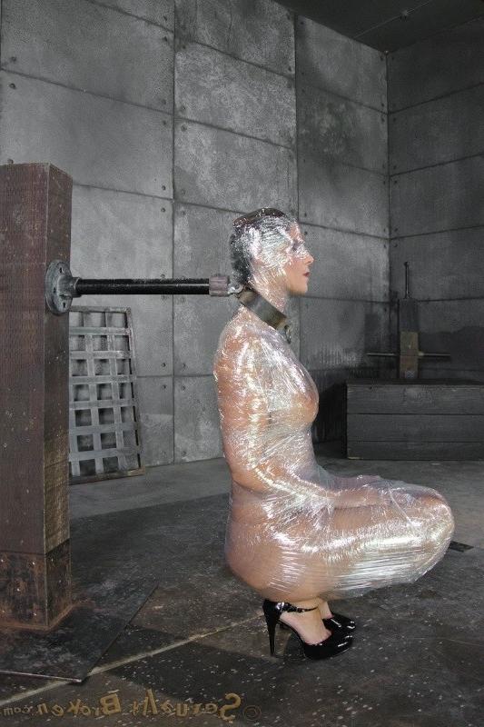16P Syren De Mer deepthroat milf in plastic wrap and fucked