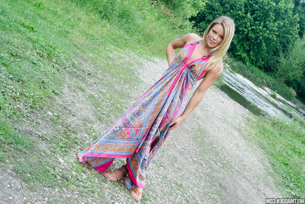 15P Beautiful blonde Meet Madden getting naked by a creek