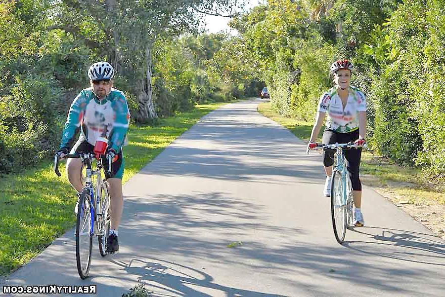 17P Deisy gets fucked by her bike trainer hard in these hot tour de pants pics