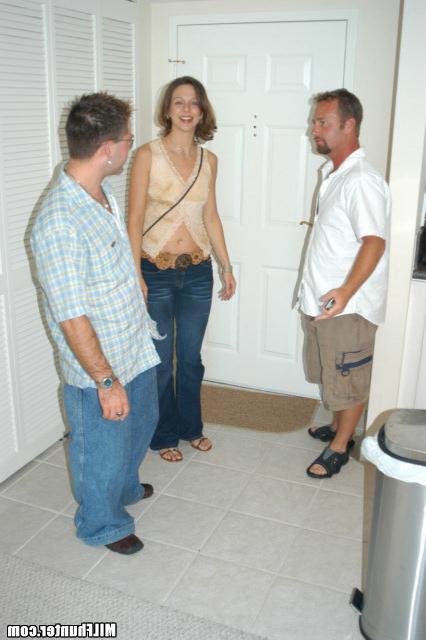 15P Hot young mom gets pounded by two cocks in her beach apartment