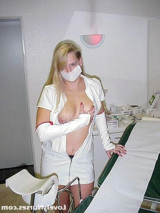 6P Long haired nurse Lisa shows cunt through speculum