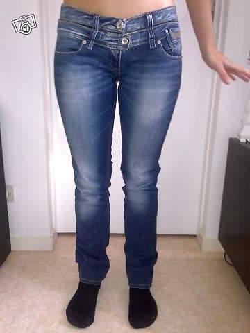 25P Cameltoe jeans 2