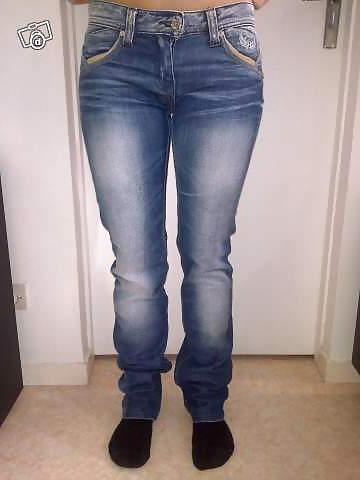 25P Cameltoe jeans 2